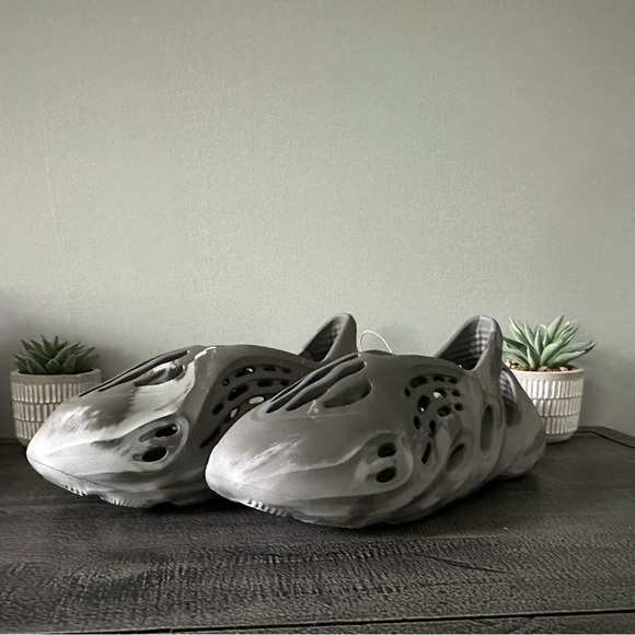 Yeezy Foam Runner Men’s 7 (Women’s 8) Granite | YZY Foam RNR | NIB New adidas - Picture 8 of 9